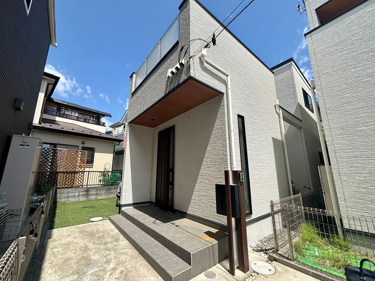 厚木市妻田東3丁目 中古一戸建て