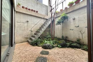 地下庭園
